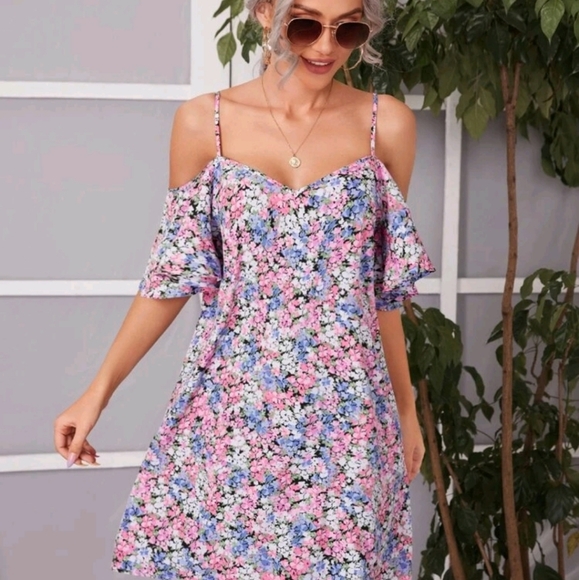 Women's floral cold shoulder free flowing dress - Picture 1 of 5